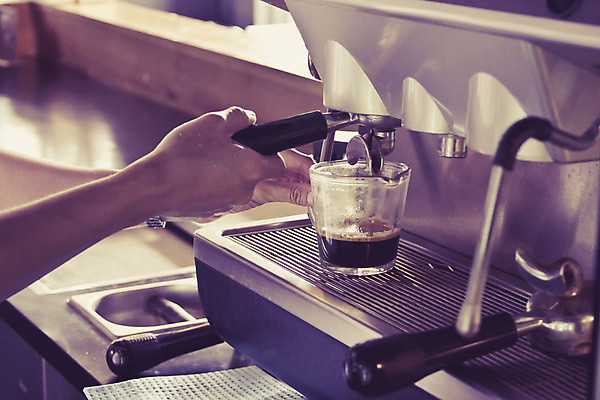 포토 JPG 해외이미지 직업 커피 음료 음식 백그라운드 비즈니스 콩 사람 사람없음 장식 컵 갈색 우주 상점 식당 검은색 어둠 기계 카페 머그컵 수확 흰색 신선 업무 바 아침식사 굽기 계산대 서비스 준비 질감 아로마 바리스타 카푸치노 에스프레소 카페인 스타일 해외202004 해외포토 식기 컬러 농업 곡류 식사 작업 구이 파일형식 이미지허브