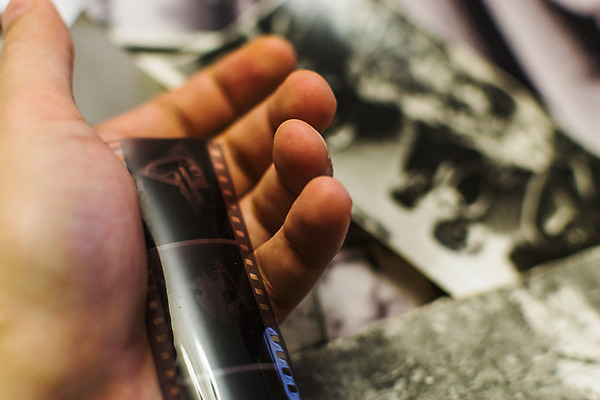 포토 JPG 해외이미지 디자인 조각 백그라운드 탁자 추상 프레임 사람없음 목재 갈색 우주 사진촬영 공백 추위 수확 골동품 역사 클래식 가장자리 영화관 필름 영화 향수 복고 합성 모음 할리우드 그런지 부정적 옛날 해외202004 해외포토 나무 감정 컬러 가구 컨셉 무늬 농업 재료 문화예술 한글 촬영 화장품 둘레 극장 로스앤젤레스 파일형식 이미지허브