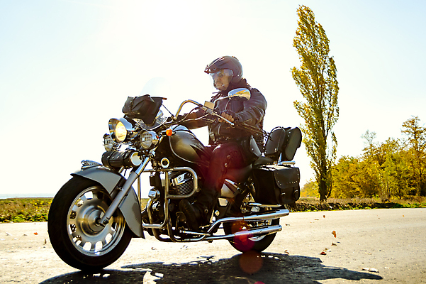 포토 JPG 해외이미지 나무 라이프스타일 도로 스포츠 여행 백그라운드 잎 교통시설 모션 자연 거리 한명 안전 사람 야외 초록색 빛 태양 노란색 자전거 검은색 힘 일몰 재킷 운전 자유 오토바이 수확 가을 시골 바퀴 승차 아스팔트 속도 복고 모터 라이더 해외202004 해외포토 자연요소 식물 1 계절 길 컬러 교통 컨셉 농업 생활 노을 바이크 외투 시설 생태계 파일형식 이미지허브