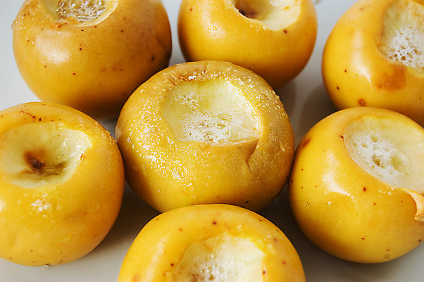 포토 JPG 해외이미지 영어 열매 음식 과일 재료 휴가 디저트 건강 요리 사람없음 노란색 축제 식사 견과류 껍질 뜨거움 달콤 사과 유혹 굽기 섞기 식욕 솔깃 해외202004 해외포토 식물 문자 컬러 컨셉 맛 구이 파일형식 이미지허브