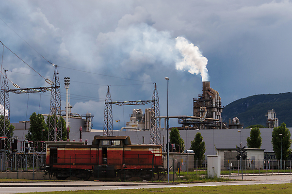 포토 JPG 해외이미지 주간 하늘 풍경 사람없음 야외 기차 연기 산업현장 해외202004 해외포토 자연요소 산업 육상교통 대중교통 파일형식 이미지허브