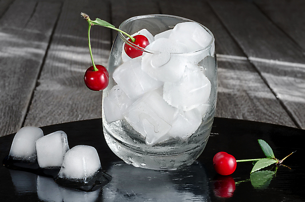 포토 JPG 해외이미지 열매 백그라운드 사람없음 물 냉동 얼음 검은색 회색 흰색 물방울 투명 체리 오브젝트 서식 정사각형 고체 해외202004 해외포토 자연요소 도형 식물 컬러 과일 파일형식 이미지허브