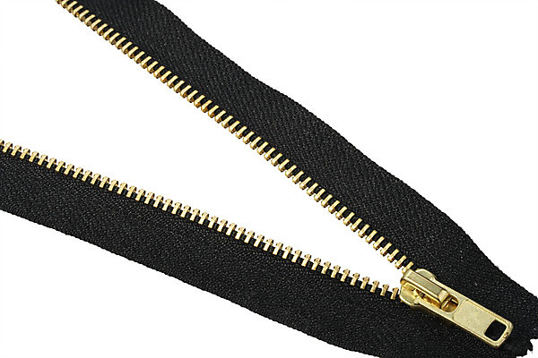 포토 JPG 해외이미지 옷 백그라운드 사람없음 세로 갈색 노란색 우주 금속 공백 펼침 흰색 직물 오픈 황금 접속 오브젝트 시작 싱글 잠금 분열 지퍼 고립 유일 해외202004 해외포토 컬러 모션 재질 보안 파일형식 이미지허브