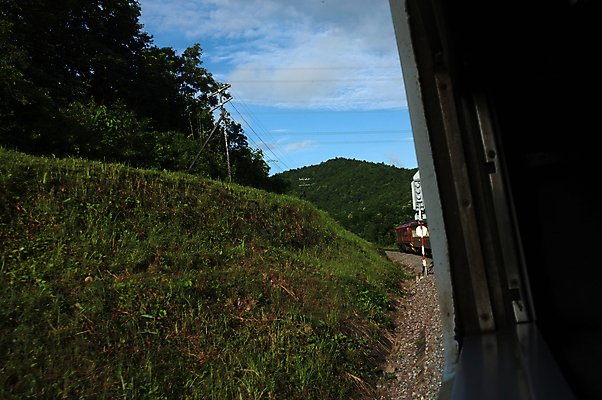 포토 JPG 해외이미지 전통 디자인 스포츠 여행 이동 의자 배낭 창문 교통시설 모션 자동차 자연 유리 하늘 거리 동양인 풍경 사람없음 야외 초록색 여름 파란색 일출 일몰 기차 시골 닫기 소프트포커스 연결 아스팔트 속도 승객 해외202004 해외포토 계절 도로 육상교통 컬러 가구 교통 컨셉 가방 재질 대중교통 촬영기법 인종 노을 시설 생태계 파일형식 이미지허브
