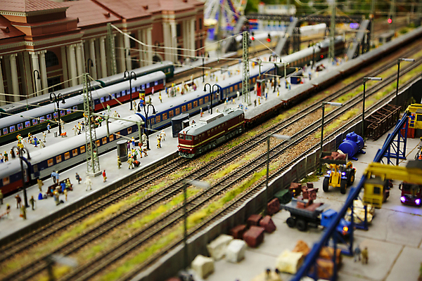 포토 JPG 해외이미지 교통시설 자동차 사람없음 장난감 미니어처 기차 도시 역 오브젝트 선로 해외202004 해외포토 육상교통 교통 대중교통 모형 시설 파일형식 이미지허브