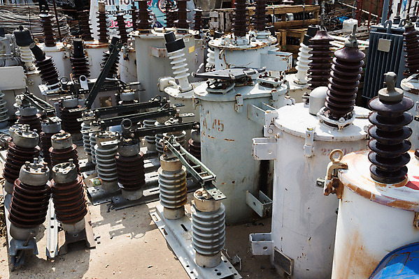 포토 JPG 해외이미지 식물 산업 풍경 사람없음 힘 손상 장비 에너지 역 위험 스마트 전염 철사 변압기 분배 옛날 전압 해외202004 해외포토 컨셉 교통시설 질병 감염 파일형식 이미지허브