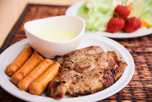 포토 JPG 해외이미지 접시 음식 백그라운드 토마토 채소 부분 양파 육류 돼지고기 스테이크 요리 비프스테이크 사람없음 가로 식사 저녁식사 치킨 샐러드 소고기 튀김 조미료 체리 소시지 그릴 애피타이저 상추 바비큐 자르기 굽기 먹기 레몬 허리 준비 햄 바질 로즈메리 칠면조 등심 송아지고기 해외202004 해외포토 식기 과일 식재료 모션 조류 주방용품 서양음식 신체부위 가공식품 구이 허브 닭고기요리 향미료 파일형식 이미지허브