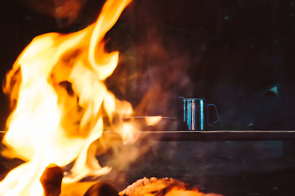 포토 JPG 해외이미지 접시 디자인 커피 음료 음식 캠페인 여행 자연 불꽃 텐트 요리 사람없음 야외 목재 컵 여름 금속 어둠 새벽 트래킹 캠핑 하이킹 장비 머그컵 뜨거움 정지 냄비 야간 저녁 숲 장작 모닥불 수집 벽난로 삼각대 여신 해외202004 해외포토 자연요소 나무 식기 계절 재료 모션 재질 불 레저 캠핑도구 솥 생태계 파일형식 이미지허브