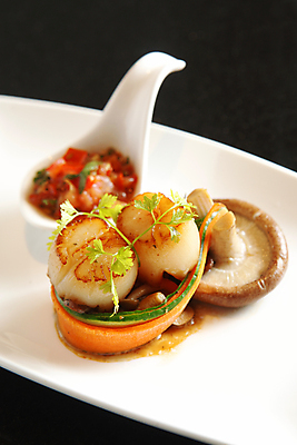 포토 JPG 해외이미지 접시 음식 사람없음 식당 숟가락 버섯 신선 허브 가리비 살사댄스 해외202004 해외포토 식물 식기 조개 수저 상점 춤 파일형식 이미지허브