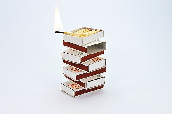 포토 JPG 해외이미지 종이 백그라운드 불 불꽃 경기 사람없음 목재 빨간색 빛 상자 우주 장비 흰색 막대기 그룹 위험 성냥 묘사 오브젝트 팩 고립 해외202004 해외포토 자연요소 나무 스포츠 컬러 컨셉 재료 화장품 파일형식 이미지허브