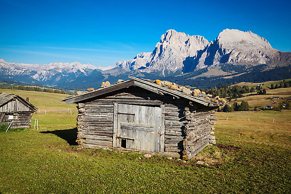 포토 JPG 해외이미지 산 풍경 사람없음 초록색 이탈리아 하이킹 가을 오두막 알프스 남쪽 외양간 파라다이스 해외202004 해외포토 계절 유럽 컬러 레저 방향 파일형식 이미지허브