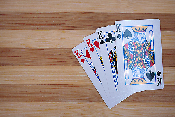 포토 JPG 해외이미지 아이콘 놀이 사람없음 빨간색 검은색 게임 흰색 마음 우승 신용카드 4 도박 왕 심볼 오브젝트 클럽 다이아몬드 포커 승자 해외202004 해외포토 컬러 금융 숫자 최고 트럼프 보석 파일형식 이미지허브