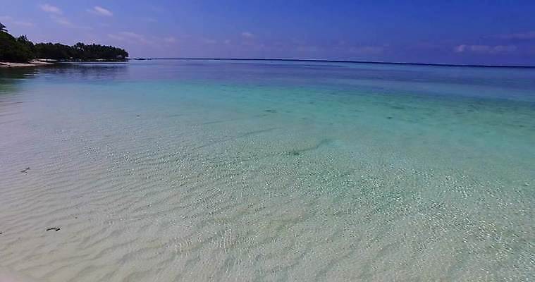 포토 JPG 해외이미지 모래 바다 섬 백그라운드 자연 하늘 휴가 풍경 세명 물 여름 파란색 모래사장 맑음 흰색 모래언덕 석호 몰디브 터키석 파라다이스 해외202004 해외포토 자연요소 계절 아시아 컬러 날씨 사람 보석 언덕 생태계 파일형식 이미지허브