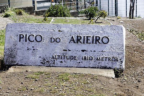 포토 JPG 해외이미지 구름 길 섬 여행 자연 하늘 산 풍경 사람없음 야외 여름 파란색 걷기 와인 트래킹 하이킹 바위 정상 포르투갈 언덕 부식 화산 절정 막 해외202004 해외포토 자연요소 계절 유럽 컬러 모션 레저 주류 돌_바위 생태계 파일형식 이미지허브