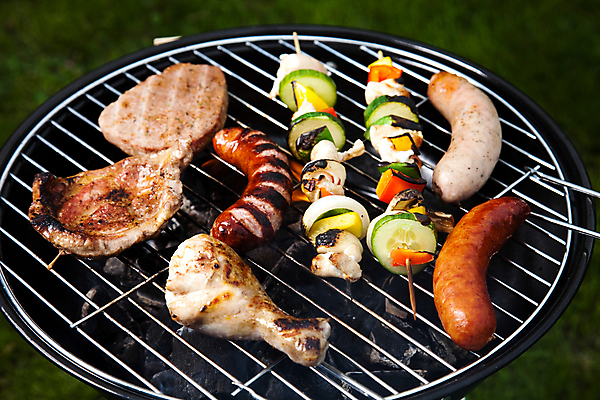 포토 JPG 해외이미지 주간 육류 요리 사람없음 야외 파티 정원 소시지 꼬치 연기 그릴 바비큐 굽기 닭다리 꼬치구이 소시지구이 해외202004 해외포토 자연요소 음식 식재료 주방용품 이벤트 가공식품 구이 파일형식 이미지허브