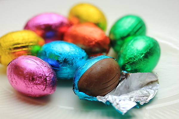 포토 JPG 해외이미지 음식 포장 근접촬영 사람없음 컬러풀 초콜릿 부활절계란 해외202004 해외포토 뷰포인트 컬러 디저트 부활절 계란 파일형식 이미지허브