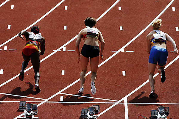 포토 JPG 해외이미지 모양 라이프스타일 도로 스포츠 건강 사람없음 야외 그래픽 달리기 조깅 숫자 에너지 아내 달리기선수 선로 해외202004 해외포토 문자 길 교통시설 모션 생활 운동 육상선수 파일형식 이미지허브