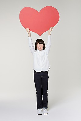 포토 JPG 스튜디오촬영 전신 외국인 해외기획촬영 여자 초등학생 어린이 모션 프레임 실내 한명 서기 미소 들기 사람 동양인 앞모습 10대 하트 도움 목표 일본인 알림 하트프레임 2015년일본 여자만 여자한명만 소녀만 국내포토 모양 1 학생 뷰포인트 컨셉 청소년 표정 인종 내부 어린이만 파일형식