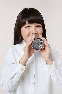 포토 JPG 스튜디오촬영 외국인 해외기획촬영 여자 초등학생 어린이 모션 실내 말하기 대화 한명 들기 사람 동양인 상반신 앞모습 10대 일본인 실전화기 즐거움 2015년일본 여자만 여자한명만 소녀만 국내포토 1 학생 감정 뷰포인트 청소년 인종 내부 어린이만 파일형식