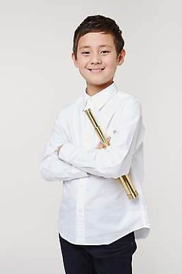 포토 JPG 스튜디오촬영 외국인 해외기획촬영 남자 초등학생 어린이 모션 실내 한명 서기 미소 들기 사람 동양인 상반신 앞모습 10대 팔짱 망원경 일안경 일본인 분석 의문 2015년일본 남자만 남자한명만 십대만 십대남자만 십대남자한명만 국내포토 1 학생 뷰포인트 컨셉 청소년 표정 인종 내부 파일형식