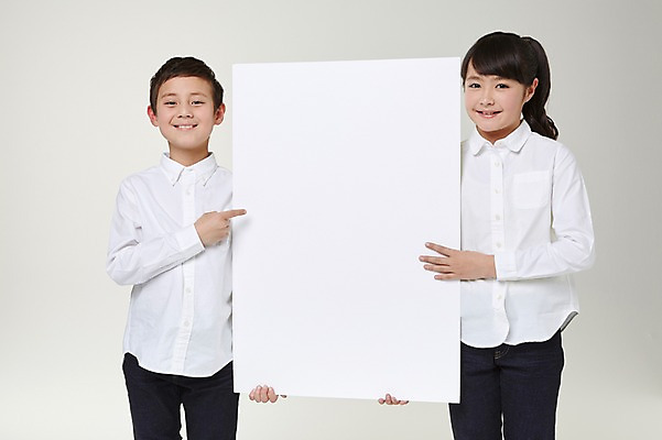 포토 JPG 스튜디오촬영 외국인 해외기획촬영 여자 남자 초등학생 어린이 모션 프레임 실내 서기 미소 들기 사람 동양인 손짓 상반신 두명 앞모습 10대 가리킴 도움 목표 일본인 알림 2015년일본 십대만 국내포토 학생 뷰포인트 컨셉 청소년 표정 인종 내부 파일형식