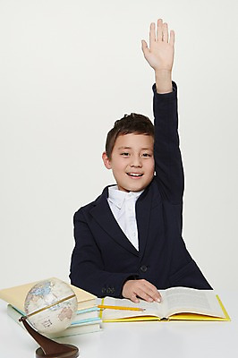 포토 JPG 스튜디오촬영 외국인 해외기획촬영 남자 교복 초등학생 어린이 모션 실내 한명 미소 사람 앉기 동양인 상반신 앞모습 10대 책 연필 지구본 손들기 쌓기 펼침 발표 일본인 책상 2015년일본 남자만 남자한명만 십대만 십대남자만 십대남자한명만 국내포토 1 학생 옷 뷰포인트 가구 청소년 학용품 표정 인종 내부 필기구 파일형식