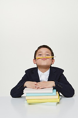 포토 JPG 스튜디오촬영 외국인 해외기획촬영 남자 교복 초등학생 어린이 장난 모션 실내 한명 사람 앉기 동양인 상반신 앞모습 10대 책 연필 쌓기 일본인 책상 손모으기 2015년일본 남자만 남자한명만 십대만 십대남자만 십대남자한명만 국내포토 1 학생 옷 뷰포인트 가구 청소년 학용품 인종 손짓 내부 필기구 파일형식