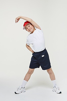 포토 JPG 스튜디오촬영 전신 외국인 해외기획촬영 남자 초등학생 어린이 허리손 포즈 모션 실내 한명 서기 미소 사람 동양인 앞모습 10대 스트레칭 일본인 즐거움 열정 체육복 캡 2015년일본 남자만 남자한명만 십대만 십대남자만 십대남자한명만 국내포토 모자_잡화 1 학생 감정 뷰포인트 청소년 표정 인종 내부 운동복 운동 체육 파일형식