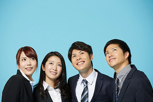 포토 JPG 스튜디오촬영 외국인 해외기획촬영 라이프스타일 응시 여자 남자 비즈니스 모션 함께함 실내 서기 미소 사람 동양인 정장 여러명 상반신 20대 청년 성인 앞모습 비즈니스라이프 직장인 비즈니스맨 비즈니스우먼 일본인 동료 2015년일본 청년만 성인만 국내포토 직업 시선 옷 뷰포인트 다수 컨셉 관계 표정 인종 내부 생활 파일형식