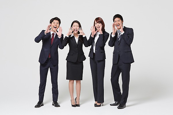 포토 JPG 스튜디오촬영 전신 외국인 해외기획촬영 라이프스타일 여자 남자 비즈니스 모션 함께함 실내 서기 미소 사람 동양인 정장 손짓 여러명 20대 청년 성인 앞모습 비즈니스라이프 외침 직장인 비즈니스맨 비즈니스우먼 일본인 동료 2015년일본 청년만 성인만 국내포토 직업 옷 뷰포인트 다수 컨셉 관계 표정 인종 내부 생활 소리 파일형식