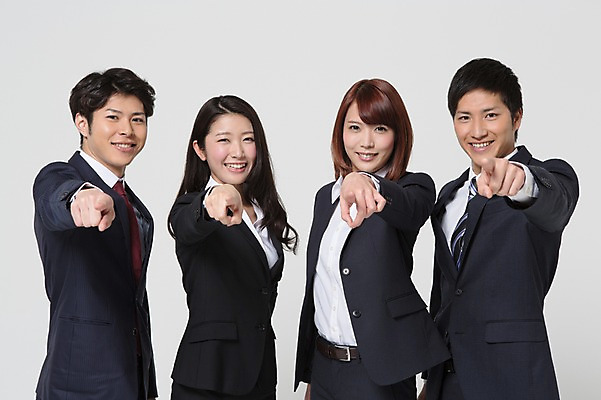 포토 JPG 스튜디오촬영 외국인 해외기획촬영 라이프스타일 여자 남자 비즈니스 모션 함께함 실내 서기 미소 사람 동양인 정장 손짓 여러명 상반신 20대 청년 성인 앞모습 비즈니스라이프 가리킴 직장인 비즈니스맨 비즈니스우먼 일본인 동료 2015년일본 청년만 성인만 국내포토 직업 옷 뷰포인트 다수 컨셉 관계 표정 인종 내부 생활 파일형식