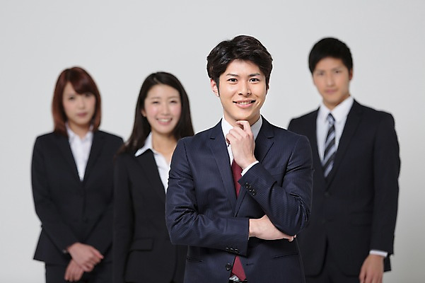 포토 JPG 스튜디오촬영 외국인 해외기획촬영 라이프스타일 여자 남자 비즈니스 모션 함께함 실내 서기 미소 사람 동양인 정장 손짓 여러명 상반신 20대 청년 성인 앞모습 아웃포커스 비즈니스라이프 팔짱 턱괴기 직장인 비즈니스맨 비즈니스우먼 일본인 동료 리더 손모으기 2015년일본 청년만 성인만 팀장 국내포토 직업 옷 뷰포인트 다수 컨셉 관계 촬영기법 표정 인종 내부 생활 파일형식