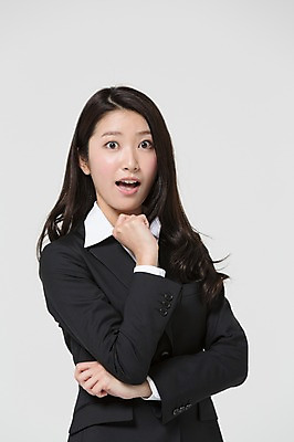 포토 JPG 스튜디오촬영 외국인 해외기획촬영 라이프스타일 여자 비즈니스 모션 실내 표정 한명 서기 사람 동양인 정장 상반신 20대 청년 성인 앞모습 비즈니스라이프 턱괴기 놀람 직장인 비즈니스우먼 일본인 2015년일본 여자만 여자한명만 성인여자만 청년만 청년여자만 성인한명만 청년여자한명만 성인여자한명만 성인만 국내포토 직업 1 옷 감정 뷰포인트 인종 내부 생활 파일형식