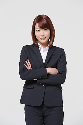 포토 JPG 스튜디오촬영 외국인 해외기획촬영 라이프스타일 여자 비즈니스 모션 실내 한명 서기 미소 사람 동양인 정장 상반신 20대 청년 성인 앞모습 비즈니스라이프 팔짱 직장인 비즈니스우먼 일본인 2015년일본 여자만 여자한명만 성인여자만 청년만 청년여자만 성인한명만 청년여자한명만 성인여자한명만 성인만 국내포토 직업 1 옷 뷰포인트 표정 인종 내부 생활 파일형식