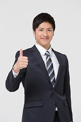 포토 JPG 스튜디오촬영 외국인 해외기획촬영 라이프스타일 남자 비즈니스 모션 실내 한명 서기 미소 사람 동양인 정장 손짓 상반신 20대 청년 성인 앞모습 비즈니스라이프 엄지손가락 최고 직장인 비즈니스맨 일본인 2015년일본 남자만 남자한명만 성인남자만 청년만 청년남자만 청년남자한명만 성인한명만 성인남자한명만 성인만 국내포토 직업 1 옷 뷰포인트 손가락 표정 인종 내부 생활 파일형식