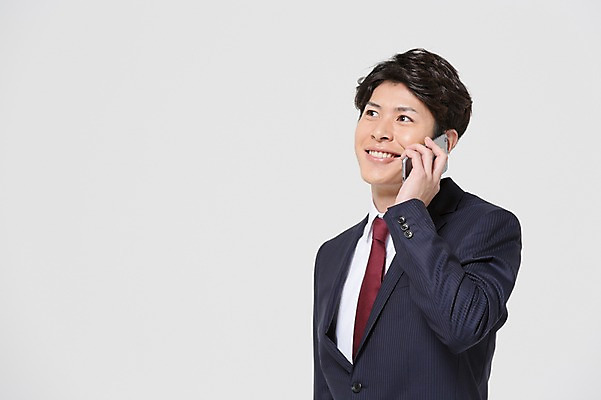 포토 JPG 스튜디오촬영 외국인 해외기획촬영 라이프스타일 응시 남자 비즈니스 모션 실내 한명 서기 미소 들기 사람 동양인 정장 상반신 20대 청년 성인 앞모습 비즈니스라이프 스마트폰 직장인 비즈니스맨 일본인 통화 2015년일본 남자만 남자한명만 성인남자만 청년만 청년남자만 청년남자한명만 성인한명만 성인남자한명만 성인만 국내포토 직업 1 시선 옷 뷰포인트 표정 인종 내부 생활 핸드폰 스마트기기 파일형식
