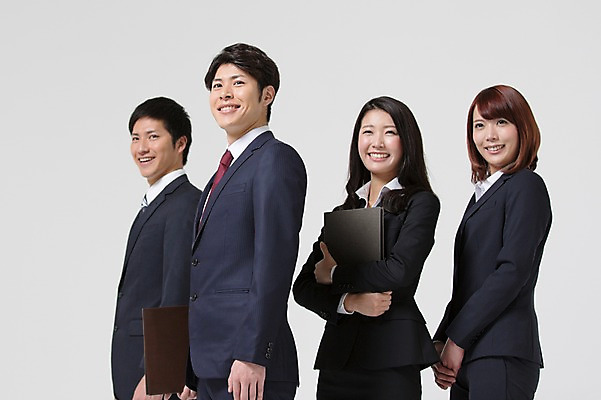 포토 JPG 스튜디오촬영 외국인 해외기획촬영 라이프스타일 응시 여자 남자 비즈니스 모션 함께함 실내 서기 미소 들기 사람 동양인 정장 여러명 상반신 20대 청년 성인 옆모습 비즈니스라이프 직장인 비즈니스맨 비즈니스우먼 일본인 동료 리더 문서 2015년일본 청년만 성인만 팀장 국내포토 직업 시선 옷 뷰포인트 다수 컨셉 관계 표정 인종 내부 생활 파일형식