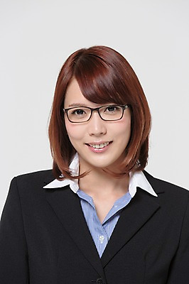 포토 JPG 스튜디오촬영 외국인 해외기획촬영 라이프스타일 여자 안경 비즈니스 모션 실내 한명 서기 미소 사람 동양인 정장 상반신 20대 청년 성인 앞모습 비즈니스라이프 직장인 비즈니스우먼 일본인 2015년일본 여자만 여자한명만 성인여자만 청년만 청년여자만 성인한명만 청년여자한명만 성인여자한명만 성인만 안경낌 국내포토 직업 1 잡화 옷 뷰포인트 표정 인종 내부 생활 파일형식