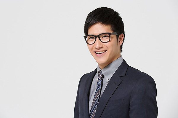 포토 JPG 스튜디오촬영 외국인 해외기획촬영 라이프스타일 남자 안경 비즈니스 모션 실내 한명 서기 미소 사람 동양인 정장 상반신 20대 청년 성인 앞모습 비즈니스라이프 직장인 비즈니스맨 일본인 2015년일본 남자만 남자한명만 성인남자만 청년만 청년남자만 청년남자한명만 성인한명만 성인남자한명만 성인만 안경낌 국내포토 직업 1 잡화 옷 뷰포인트 표정 인종 내부 생활 파일형식