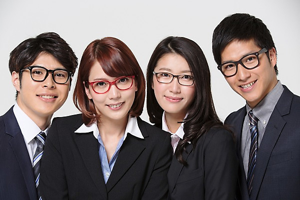 포토 JPG 스튜디오촬영 외국인 해외기획촬영 라이프스타일 여자 남자 안경 비즈니스 모션 함께함 실내 서기 미소 사람 동양인 정장 여러명 상반신 20대 청년 성인 앞모습 비즈니스라이프 직장인 비즈니스맨 비즈니스우먼 일본인 동료 2015년일본 청년만 성인만 안경낌 국내포토 직업 잡화 옷 뷰포인트 다수 컨셉 관계 표정 인종 내부 생활 파일형식