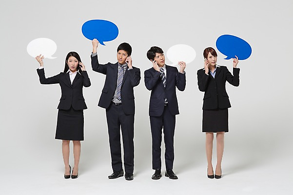 포토 JPG 스튜디오촬영 전신 외국인 해외기획촬영 라이프스타일 배너 여자 남자 말풍선 비즈니스 모션 프레임 함께함 실내 서기 들기 사람 동양인 정장 여러명 20대 청년 성인 앞모습 비즈니스라이프 스마트폰 직장인 비즈니스맨 비즈니스우먼 목표 계획 일본인 동료 열정 통화 소통 2015년일본 청년만 성인만 국내포토 직업 옷 감정 뷰포인트 다수 컨셉 관계 인종 내부 생활 핸드폰 스마트기기 파일형식