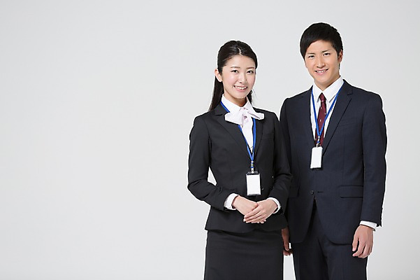 포토 JPG 스튜디오촬영 외국인 해외기획촬영 라이프스타일 여자 남자 비즈니스 모션 함께함 실내 서기 미소 사람 동양인 정장 손짓 상반신 20대 청년 성인 두명 앞모습 비즈니스라이프 직장인 비즈니스맨 비즈니스우먼 일본인 동료 손모으기 사원증 2015년일본 청년만 성인만 국내포토 직업 옷 뷰포인트 컨셉 관계 표정 인종 내부 생활 파일형식