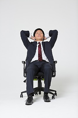 포토 JPG 스튜디오촬영 전신 외국인 해외기획촬영 라이프스타일 남자 의자 비즈니스 모션 휴식 실내 한명 사람 앉기 동양인 정장 20대 청년 성인 앞모습 비즈니스라이프 눈감음 직장인 비즈니스맨 일본인 2015년일본 남자만 남자한명만 성인남자만 청년만 청년남자만 청년남자한명만 성인한명만 성인남자한명만 성인만 국내포토 직업 1 옷 뷰포인트 가구 컨셉 인종 내부 생활 파일형식