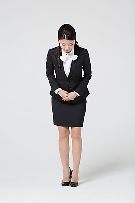 포토 JPG 스튜디오촬영 전신 외국인 해외기획촬영 라이프스타일 여자 비즈니스 모션 실내 한명 서기 사람 동양인 정장 20대 청년 성인 앞모습 비즈니스라이프 예절 인사 직장인 비즈니스우먼 일본인 손모으기 2015년일본 여자만 여자한명만 성인여자만 청년만 청년여자만 성인한명만 청년여자한명만 성인여자한명만 성인만 국내포토 직업 1 옷 뷰포인트 인종 손짓 내부 생활 파일형식