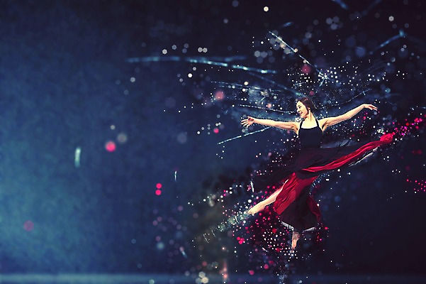 JPG 편집이미지 드레스 여자 포즈 한명 사람 동양인 성인 한국인 춤 화려 우아함 디지털합성 역동적 보케 특별함 디지털아트 다이나믹 여자만 여자한명만 성인여자만 성인만 편집실사 1 옷 컨셉 문화예술 인종 CG 파일형식