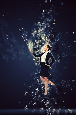 JPG 편집이미지 여자 포즈 한명 사람 동양인 정장 성인 태블릿 한국인 춤 비즈니스우먼 화려 우아함 디지털합성 역동적 보케 특별함 디지털아트 다이나믹 여자만 여자한명만 성인여자만 성인만 편집실사 1 옷 컨셉 비즈니스 문화예술 인종 전자제품 스마트기기 직장인 CG 파일형식