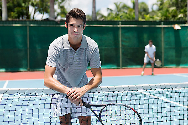 포토 JPG 주간 전신 서양인 외국인 백인 해외기획촬영 라이프스타일 남자 스포츠 맨라이프 모션 태국 운동선수 서기 미소 들기 사람 상반신 20대 성인 야외 두명 앞모습 운동복 운동 테니스 라켓 테니스라켓 네트 경기복 2015년태국 남자만 성인남자만 청년만 청년남자만 성인만 국내포토 자연요소 옷 아시아 스포츠용품 뷰포인트 유니폼 표정 건강 인종 청년 생활 구기 파일형식