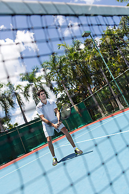 포토 JPG 주간 전신 서양인 외국인 나무 식물 백인 구름 해외기획촬영 라이프스타일 남자 스포츠 맨라이프 모션 태국 하늘 운동선수 한명 서기 미소 들기 사람 20대 성인 야외 앞모습 운동복 운동 경기장 테니스 라켓 테니스라켓 네트 2015년태국 남자만 남자한명만 성인남자만 청년만 청년남자만 청년남자한명만 성인한명만 성인남자한명만 성인만 국내포토 자연요소 1 옷 아시아 스포츠용품 뷰포인트 스포츠시설 표정 건강 인종 청년 생활 구기 파일형식