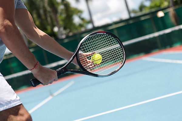 포토 JPG 주간 서양인 외국인 백인 해외기획촬영 라이프스타일 남자 스포츠 맨라이프 공 모션 태국 운동선수 한명 들기 사람 20대 성인 야외 신체부위 운동복 운동 경기장 테니스 라켓 테니스라켓 네트 테니스공 팔 2015년태국 남자만 남자한명만 성인남자만 청년만 청년남자만 청년남자한명만 성인한명만 성인남자한명만 성인만 국내포토 자연요소 1 옷 아시아 스포츠용품 스포츠시설 건강 인종 청년 생활 구기 테니스용품 파일형식