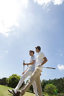 포토 JPG 주간 전신 서양인 외국인 나무 식물 백인 구름 해외기획촬영 라이프스타일 남자 스포츠 맨라이프 골프 모션 골프장 태국 필드 하늘 들기 사람 잔디 20대 성인 야외 두명 옆모습 운동 걷기 골프채 2015년태국 남자만 성인남자만 청년만 청년남자만 성인만 국내포토 자연요소 아시아 뷰포인트 스포츠시설 골프용품 건강 인종 청년 생활 구기 파일형식